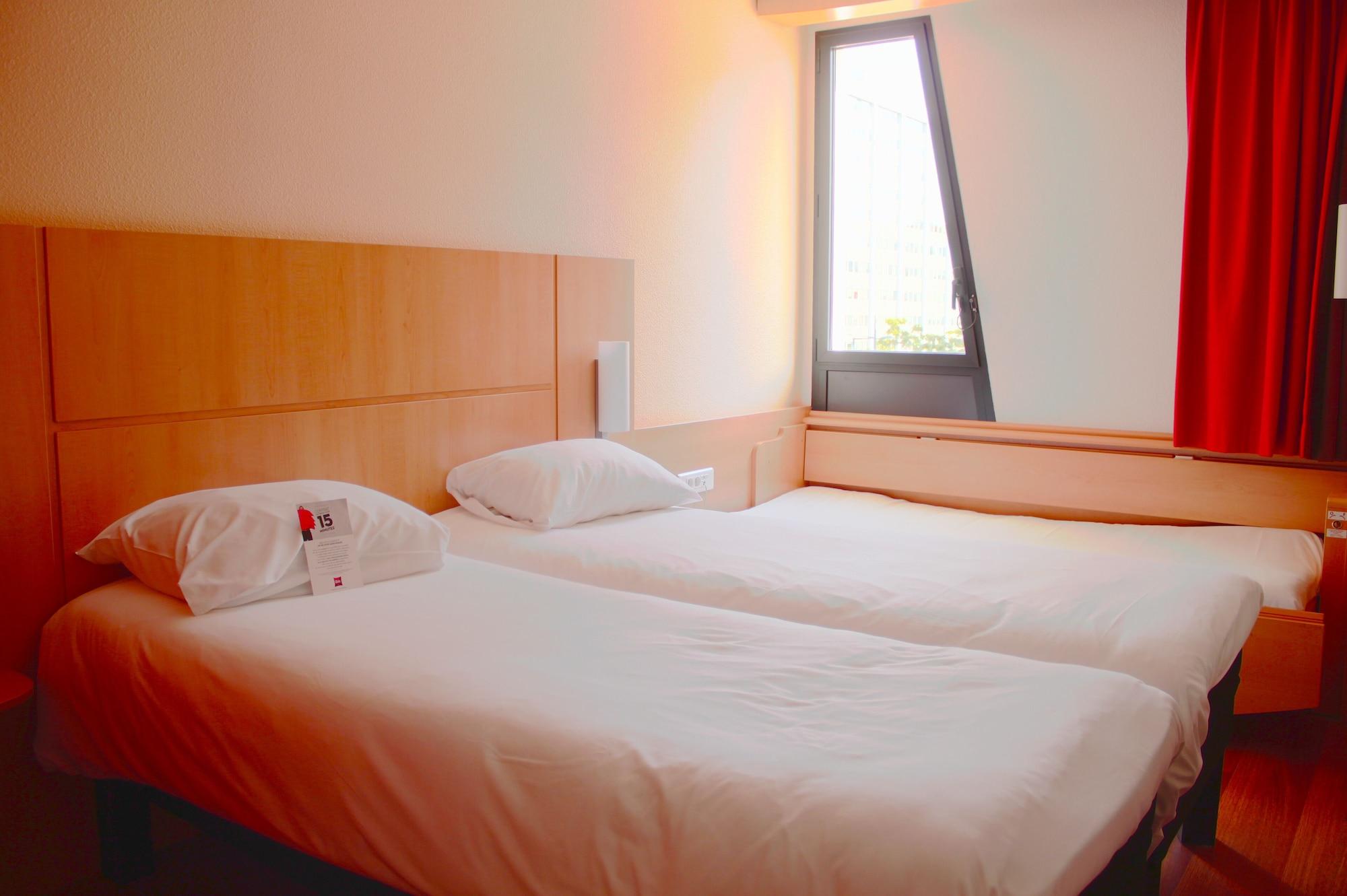Ibis Marseille Centre Euromed Hotel Exterior photo