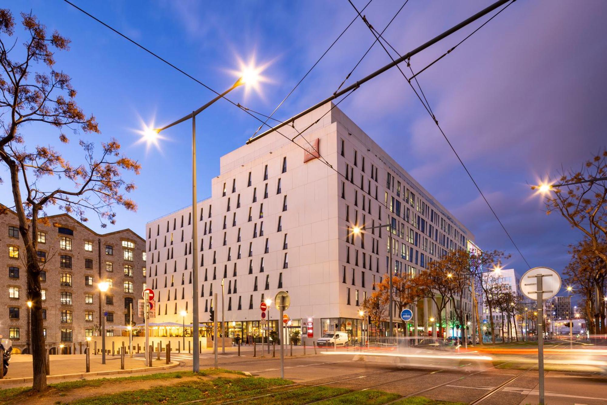 Ibis Marseille Centre Euromed Hotel Exterior photo